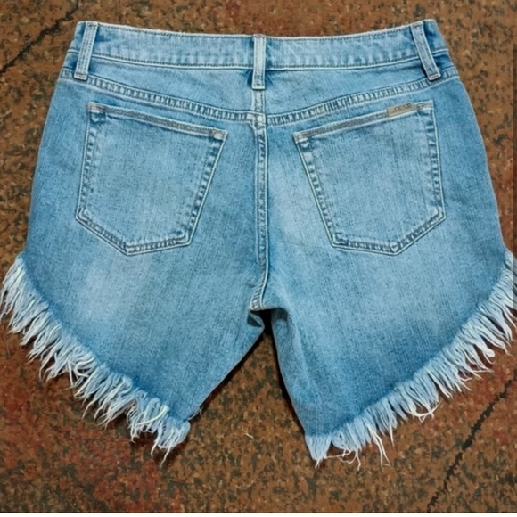 Joes Jeans - Asymmetrical frayed Jean shorts - Picture 3 of 6
